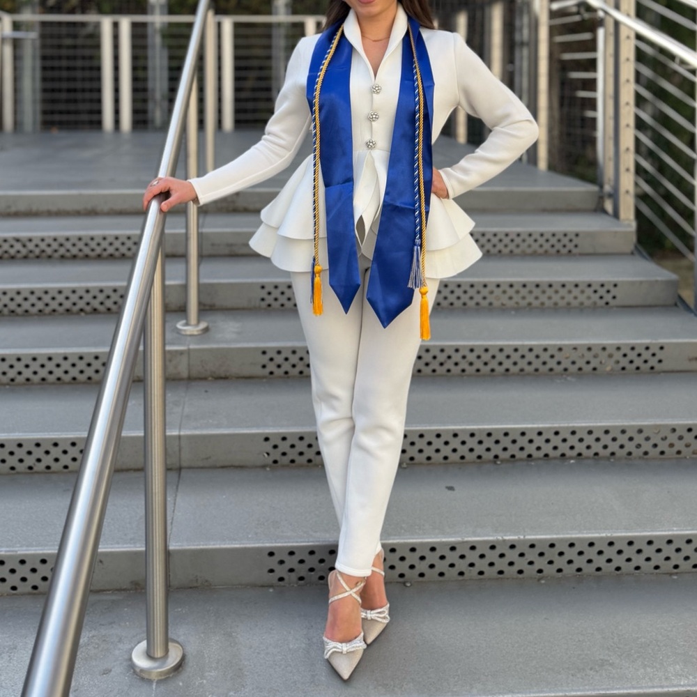 WinWin Beautiful Elegant White Pantsuit